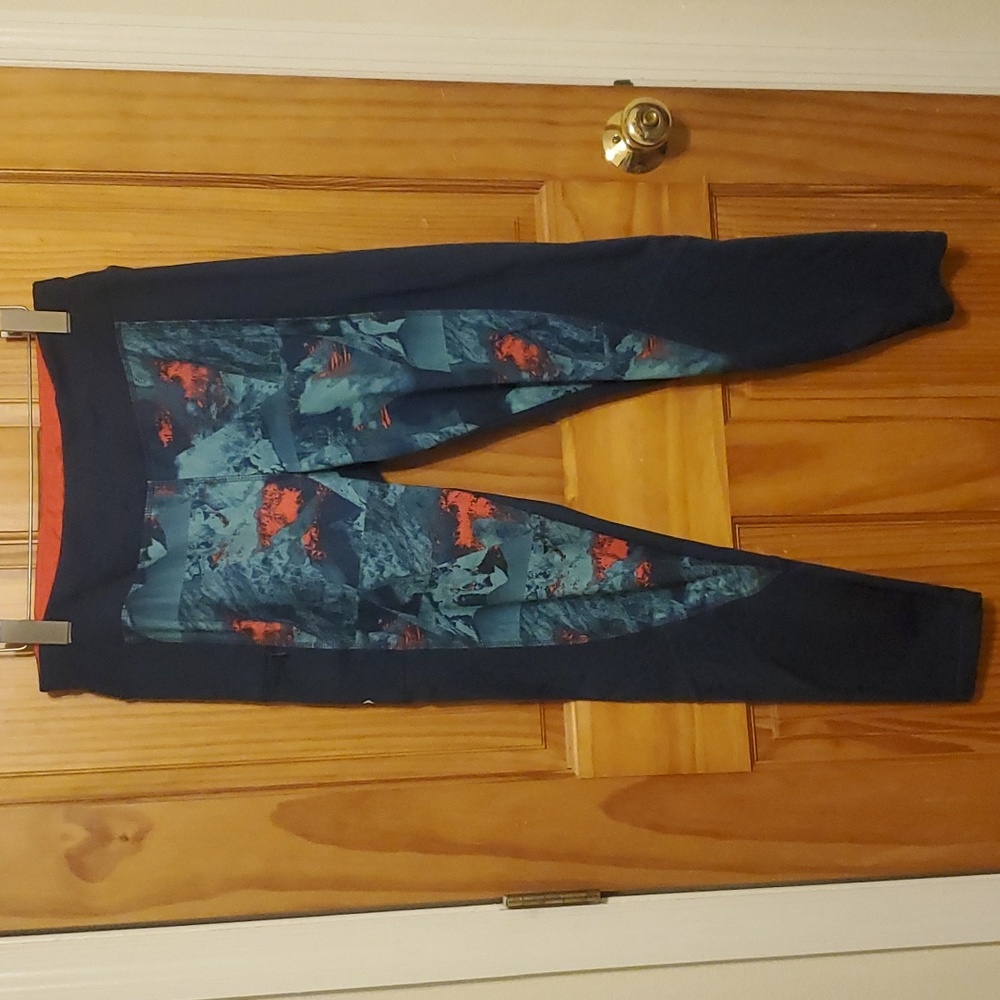NWOT Crivit leggings w/side pocket